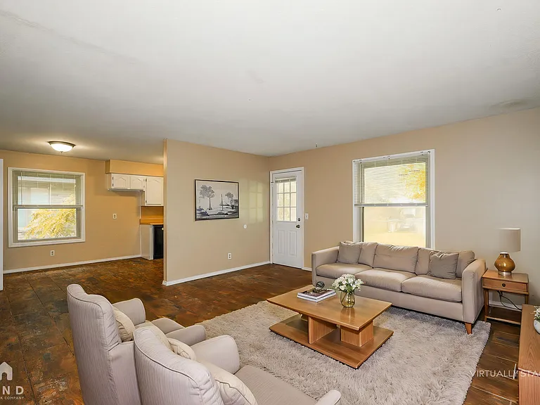 1206 W McGee St — Photo 2