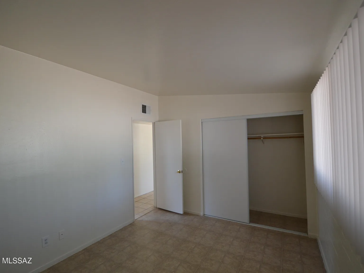 2 bed, 1.0 bath, 725 sqft, $895 — Photo 4