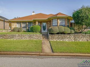 24 Pebble Creek Dr S, Longview, TX 75605