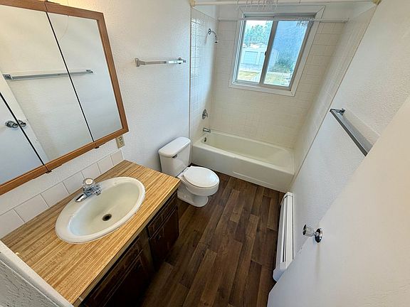4th image of 1431 Aspen St APT 4