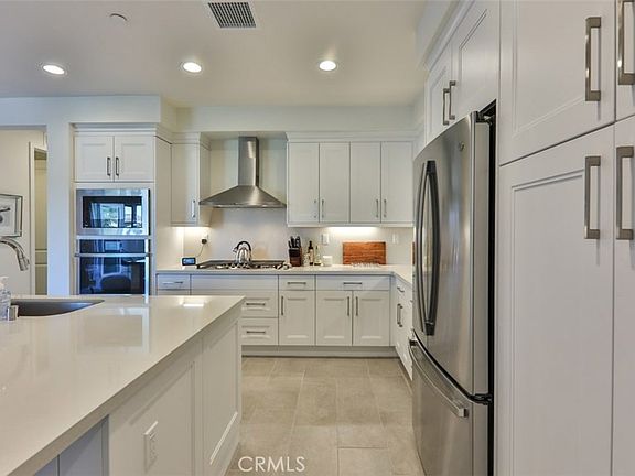 4th image of 2869 Doheny Way