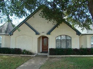 918 Green Canyon Dr, Mesquite, TX 75150