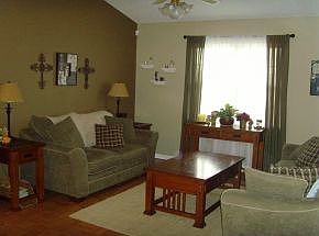 3rd image of 4645 Woodcliff Dr