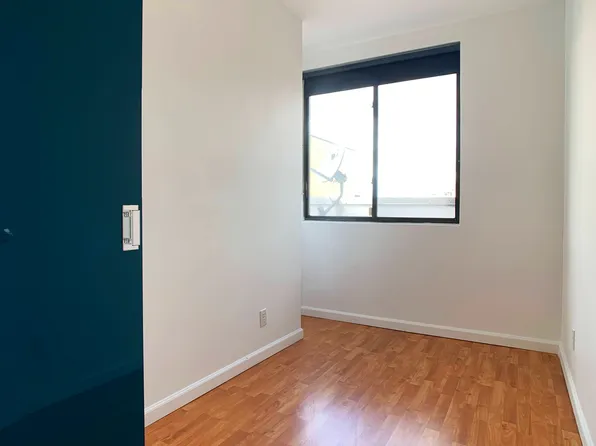 893 Myrtle Avenue image 19 of 23