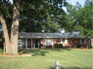 102 S Cimarron Dr, Perkins, OK 74059