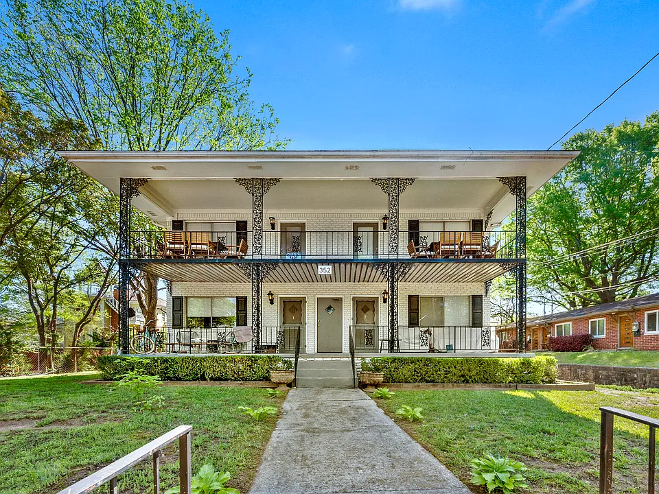 352 Cherokee Ave SE #4
