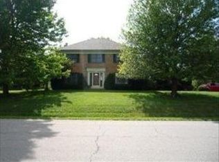 1300 Acorn Dr, Dundee, IL 60118