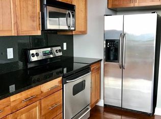 101 Gorge Rd, Edgewater, NJ 07020