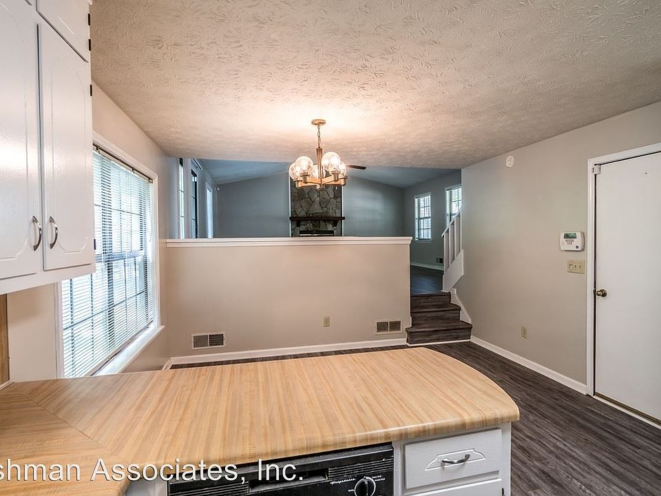 1st image of 2838 Porter Dr