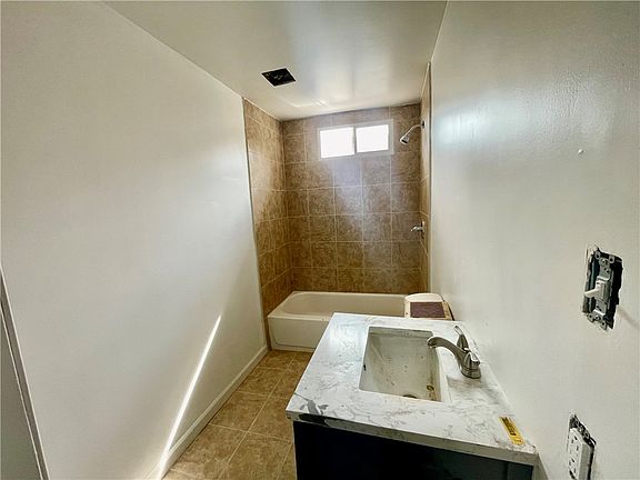 5th image of 499-509 Brownsville Rd