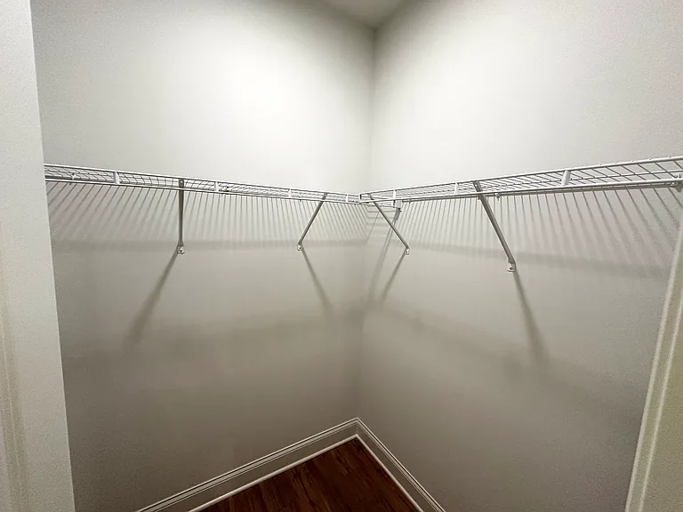 525 N Linwood Ave — Photo 22