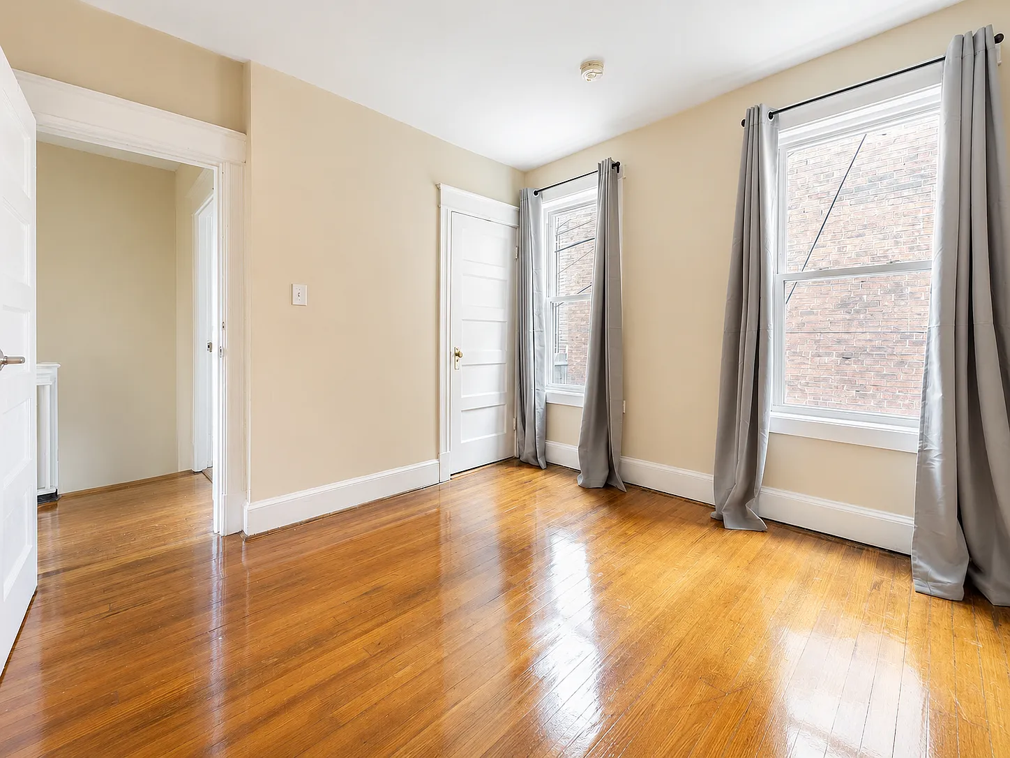 3 bed, 1300 sqft, $3,750 — Photo 4
