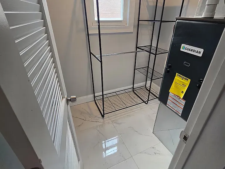 1 bed, 1000 sqft, $1,350 — Photo 2