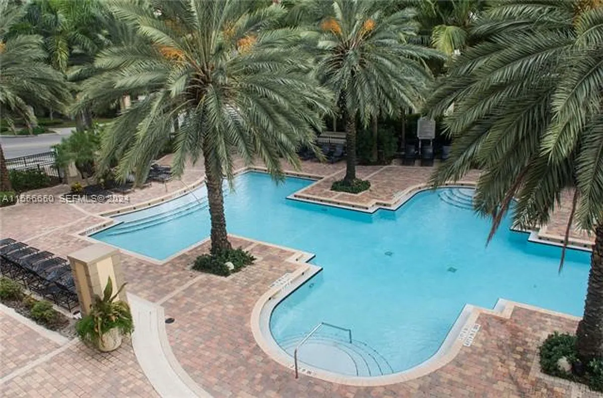 Photo 2 of 25 - 17100 N Bay Rd #1402 - Sunny Isles Beach, FL Building Photo - 17100 N Bay Rd #1402