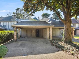 14 Carriage Ln, New Orleans, LA 70114