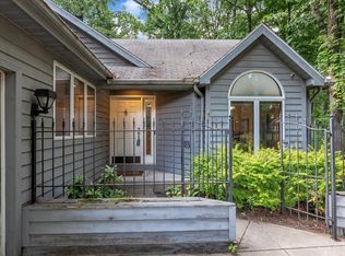 51195 Streamwood Dr, Granger, IN