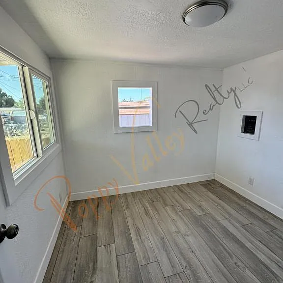 1230 E Suffock Ave — Photo 7