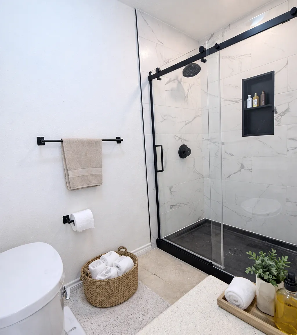 3 bed, 1879 sqft, $2,600 — Photo 3