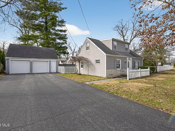 2nd image of 6059 Blossman Rd