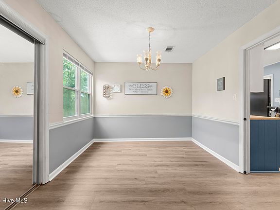 5th image of 3048 Angela Street