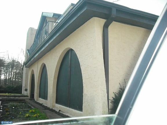 4th image of 272 N Lincoln Ave