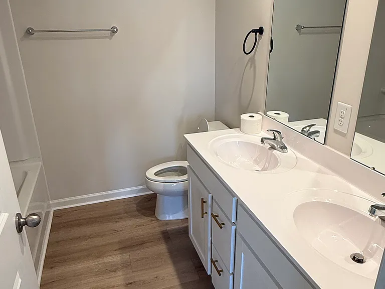 27 Ventasso Dr — Photo 13