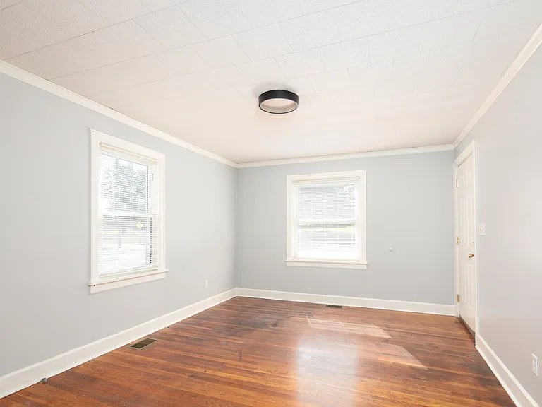 919 Bryan Ave #2 — Photo 4