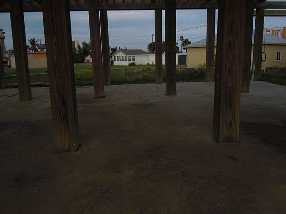 4th image of 1012 E Corpus Christi St