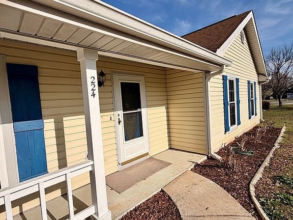 3rd image of 224 High Point