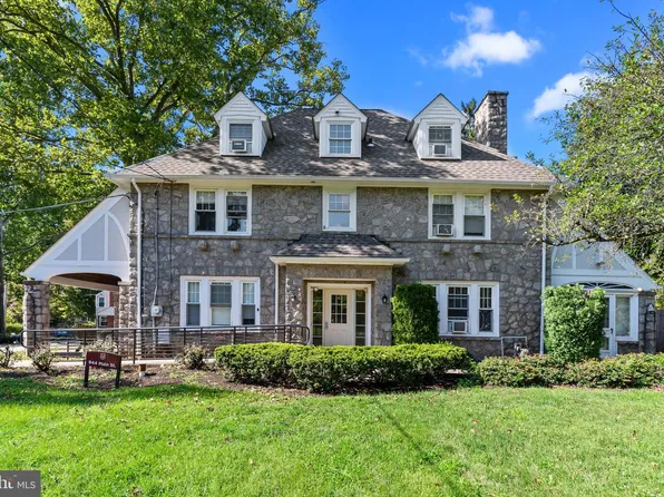 944 E Main St, Collegeville, PA 19426