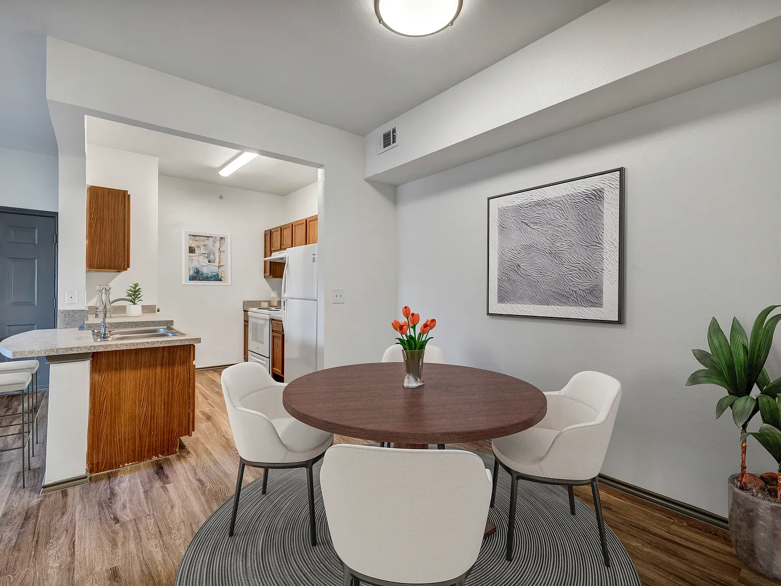 Eastside at 2201 — Photo 4