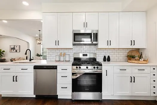 227 N Walnut St — Photo 3