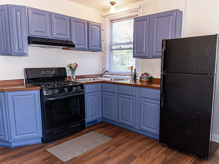 262 W Grand Blvd — Photo 36