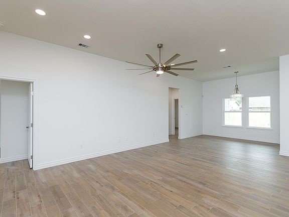 5th image of 2545 Lorine Dr