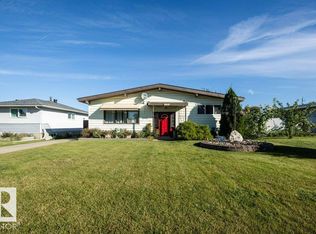 9716 99th St, Westlock, AB T7P1Y4