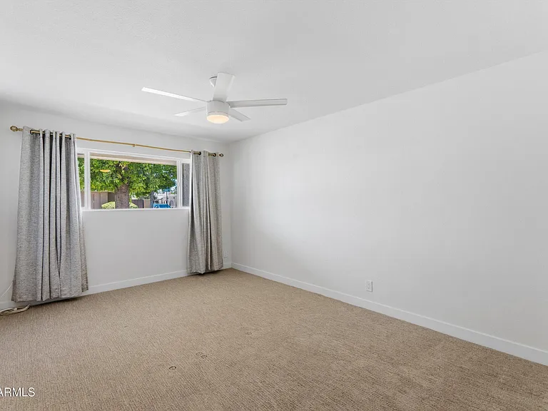 7308 E Berridge Ln — Photo 21