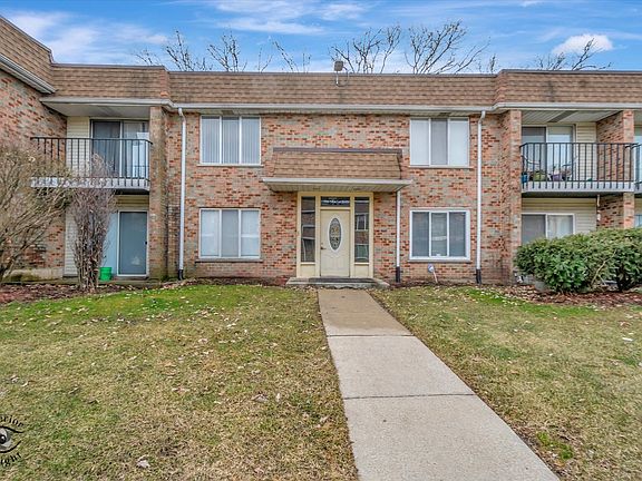 2nd image of 822 Sandra Dr APT 1B