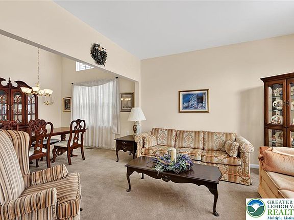 3rd image of 2852 Donegal Dr