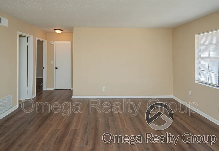 Lakeridge Apartments — Photo 80