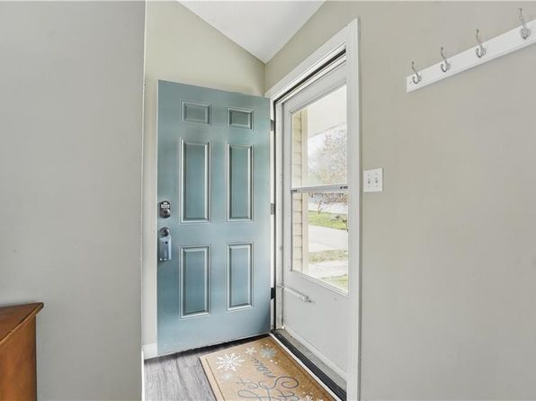 406 Allen St, Buckner, MO 64016
