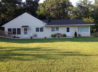 N2770 N Lake Point Dr APT B, Lodi, WI 53555