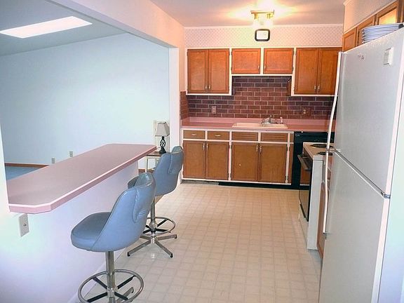 Kitchen with counter
