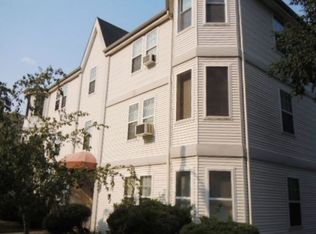 2020 Broad St APT 4, Hartford, CT 06114