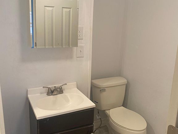 3rd image of 126 Shady Dr
