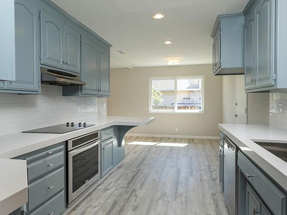 5th image of 811 Londonderry Dr