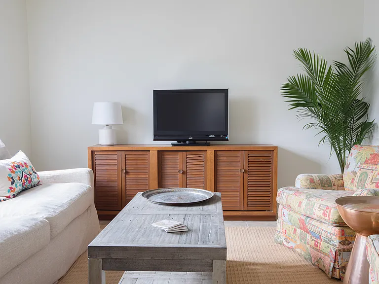 637 Baytree Ct — Photo 3
