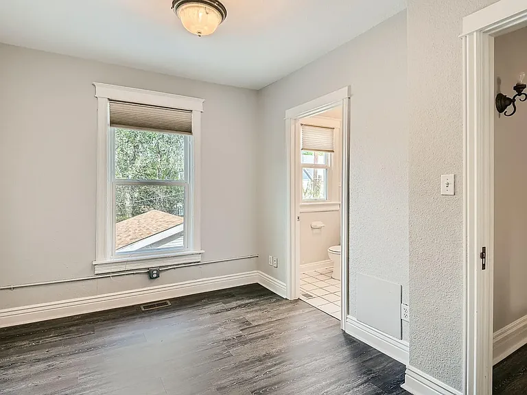 2343 Hooker St — Photo 13