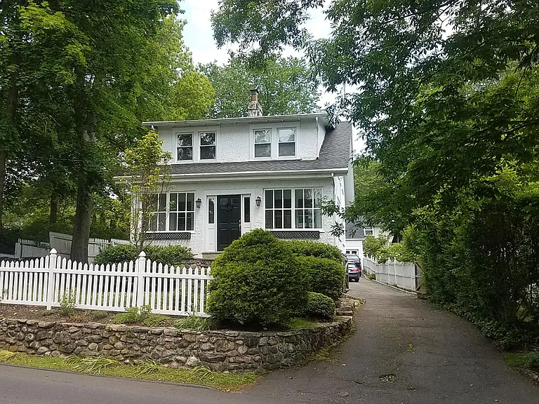74 Sedgewick Ave — Photo 1