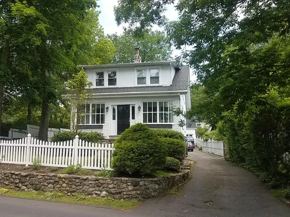 74 Sedgewick Ave, Darien, CT 06820