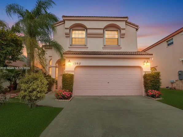 1562 NW 157th Ave, Pembroke Pines, FL 33028